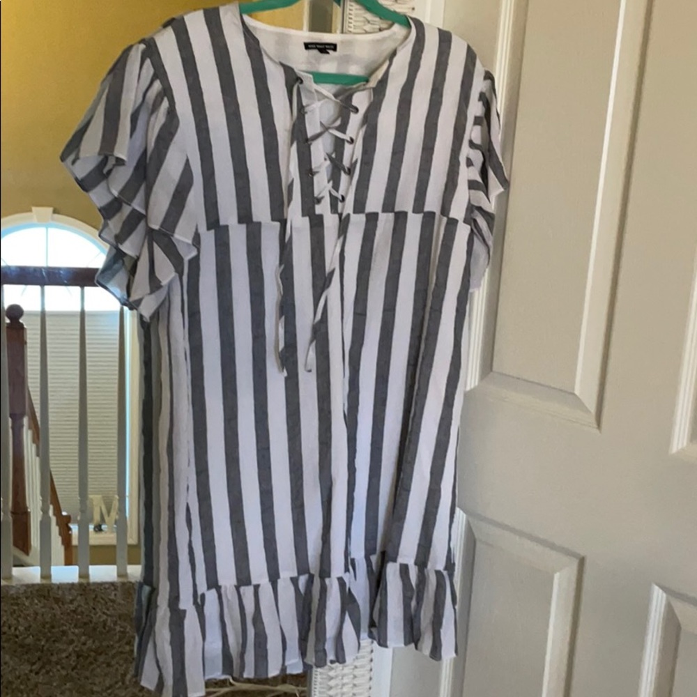 Who What Wear ruffle sleeve dress